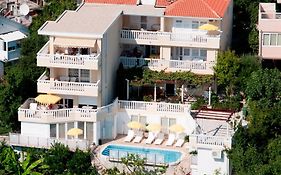 Villa Tenzera